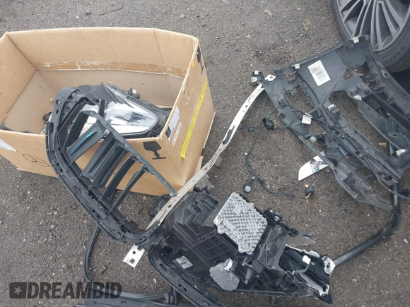 2018 BMW 5 Series 530e xDrive с VIN WBAJB1C53JB084376, выставлен на аукционе IAAI как лот 42137601 с пробегом 105 460 миль миль и . История ставок и продаж доступна на DreamBid. Изображение 12.