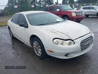 2003 Chrysler Concorde LX z VIN 2C3HD46R23H555069, wystawiony jako IAAI lot #42532646 z przebiegiem 139 850 mil mil oraz . Historia ofert i sprzedaży dostępna na DreamBid. Obrazek 1.