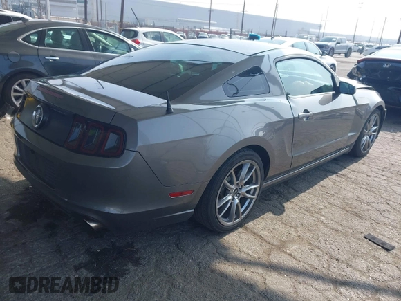 2013 Ford Mustang V6 с VIN 1ZVBP8AM2D5255551, выставлен на аукционе IAAI как лот 42587289 с пробегом 118 606 миль миль и . История ставок и продаж доступна на DreamBid. Изображение 4.