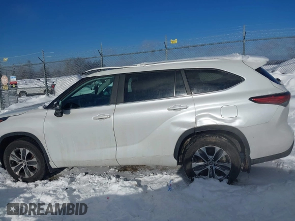 2023 Toyota Highlander L with VIN 5TDKDRBH5PS008770, listed as a IAAI auction lot 41287960 with 26,822 mi miles and . Bid and sale history available at DreamBid. Image 14.