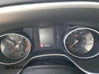2018 Jeep Compass Latitude z VIN 3C4NJCBB4JT181594, wystawiony jako Copart lot #51822125 z przebiegiem 90 557 mil mil oraz Szkoda całkowita • Salvage title. Historia ofert i sprzedaży dostępna na DreamBid. Obrazek 9.