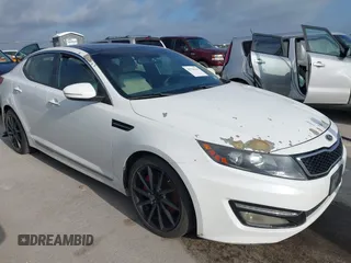 2013 Kia Optima SX z VIN 5XXGR4A61DG202977, wystawiony jako IAAI lot #42725334 z przebiegiem 158 213 mil mil oraz . Historia ofert i sprzedaży dostępna na DreamBid. Obrazek 1.
