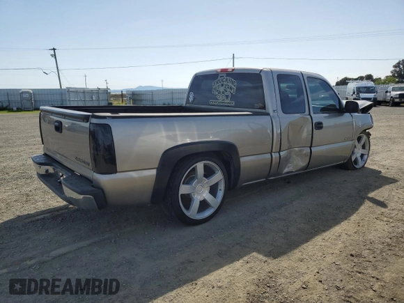 2001 Chevrolet Silverado 1500 LT with VIN 1GCEC19T01Z328774, listed as a Copart auction lot 51870105 with Not Provided miles and Salvage Title. Bid and sale history available at DreamBid. Image 3.