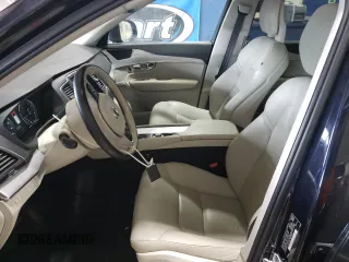 2016 Volvo XC90 Momentum with VIN YV4102XK9G1063543, listed as a Copart auction lot 46536715 with 83,669 mi miles and Salvage Title. Bid and sale history available at carsss.com. Image 7.
