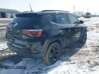 2018 Jeep Compass Latitude with VIN 3C4NJDBB8JT394845, listed as a IAAI auction lot 41590737 with 49,000 mi miles. Bid and sale history available at carsss.com. Image 4.