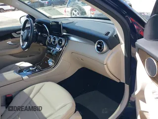 2019 Mercedes-Benz GLC 300 z VIN WDC0G4KB7KV176349, wystawiony jako IAAI lot #42191221 z przebiegiem 66 689 mil mil oraz . Historia ofert i sprzedaży dostępna na DreamBid. Obrazek 5.