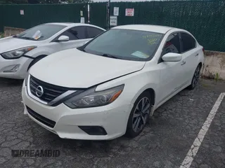 2017 Nissan Altima SR z VIN 1N4AL3AP3HC271465, wystawiony jako IAAI lot #42716097 z przebiegiem 159 349 mil mil oraz . Historia ofert i sprzedaży dostępna na DreamBid. Obrazek 18.