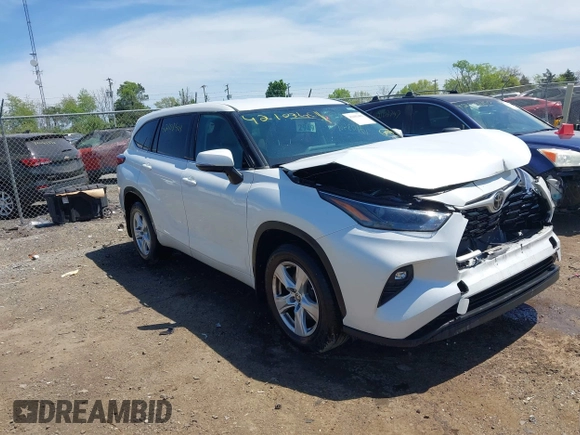 2022 Toyota Highlander LE with VIN 5TDBZRBH5NS580954, listed as a IAAI auction lot 42103401 with 40,391 mi miles and . Bid and sale history available at DreamBid. Image 1.