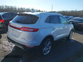 2016 Lincoln MKC Reserve with VIN 5LMTJ3DH9GUJ21388, listed as a IAAI auction lot 41248130 with 106,258 mi miles and . Bid and sale history available at DreamBid. Image 4.