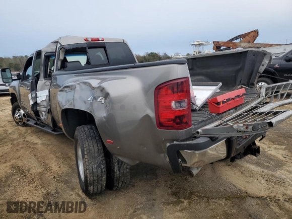2014 Chevrolet Silverado 3500HD LTZ z VIN 1GC4K1C81EF128528, wystawiony jako Copart lot #86098474 z przebiegiem 179 717 mil mil oraz Szkoda całkowita • Salvage title. Historia ofert i sprzedaży dostępna na DreamBid. Obrazek 2.