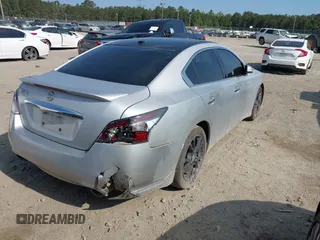 2014 Nissan Maxima S z VIN 1N4AA5AP6EC910967, wystawiony jako IAAI lot #42124722 z przebiegiem 111 986 mil mil oraz . Historia ofert i sprzedaży dostępna na DreamBid. Obrazek 4.