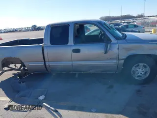 2000 Chevrolet Silverado 1500 LS with VIN 2GCEK19T6Y1352454, listed as a IAAI auction lot 41464394 with 207,109 mi miles. Bid and sale history available at carsss.com. Image 13.