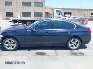 2017 BMW 3 Series 330i с VIN WBA8B9G5XHNU51094, выставлен на аукционе IAAI как лот 42489396 с пробегом 66 100 миль миль и . История ставок и продаж доступна на DreamBid. Изображение 15.