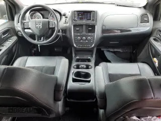 2018 Dodge Grand Caravan SXT z VIN 2C4RDGCG9JR138169, wystawiony jako Copart lot #55029105 z przebiegiem 52 782 mil mil oraz Szkoda całkowita • Salvage title. Historia ofert i sprzedaży dostępna na DreamBid. Obrazek 8.