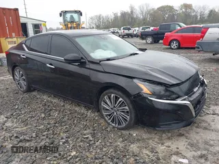 2023 Nissan Altima SL z VIN 1N4BL4EV6PN321829, wystawiony jako IAAI lot #41842683 z przebiegiem 37 938 mil mil oraz . Historia ofert i sprzedaży dostępna na DreamBid. Obrazek 1.