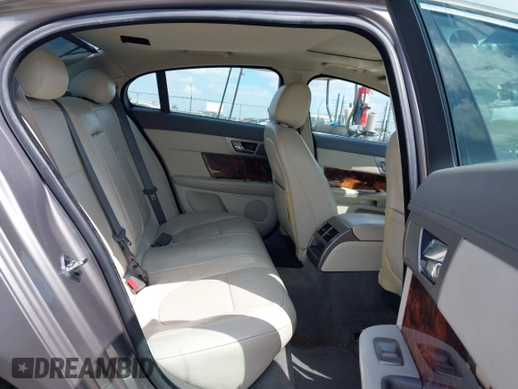 2009 Jaguar XF with VIN SAJWA07CX91R26311, listed as a IAAI auction lot 42137042 with 92,283 mi miles and . Bid and sale history available at DreamBid. Image 8.