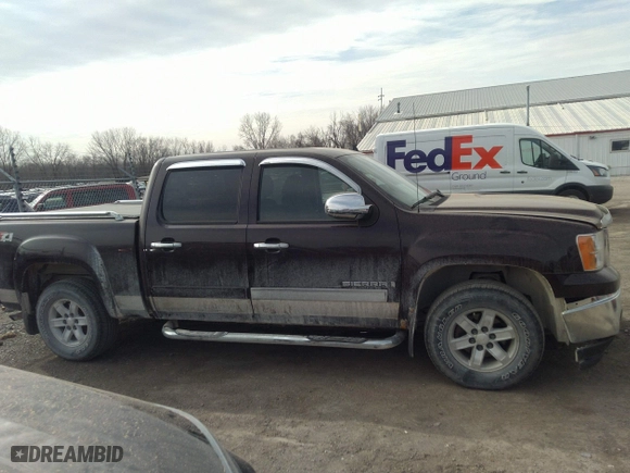 2008 GMC Sierra 1500 Work Truck with VIN 2GTEK133081320642, listed as a IAAI auction lot 41788658 with 119,459 mi miles. Bid and sale history available at carsss.com. Image 13.