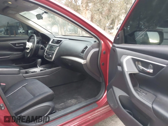2016 Nissan Altima SR with VIN 1N4AL3AP5GC219124, listed as a IAAI auction lot 41170014 with 101,650 mi miles and . Bid and sale history available at carsss.com. Image 5.