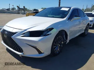 2024 Lexus ES 350 Luxury z VIN 58AEZ1B15RU175250, wystawiony jako IAAI lot #42233883 z przebiegiem 14 483 mil mil oraz . Historia ofert i sprzedaży dostępna na DreamBid. Obrazek 2.
