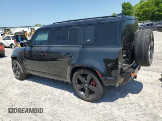 2024 Land Rover Defender X z VIN SALEX7EU2R2314703, wystawiony jako Copart lot #54610625 z przebiegiem 5 351 mil mil oraz Szkoda całkowita • Salvage title. Historia ofert i sprzedaży dostępna na DreamBid. Obrazek 2.