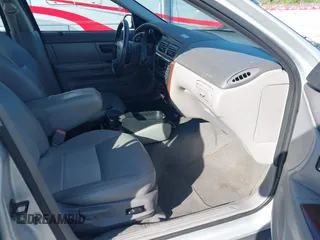 2006 Ford Taurus z VIN 1FAHP56U56A216490, wystawiony jako IAAI lot #41142565 z przebiegiem 189 796 mil mil oraz . Historia ofert i sprzedaży dostępna na DreamBid. Obrazek 5.