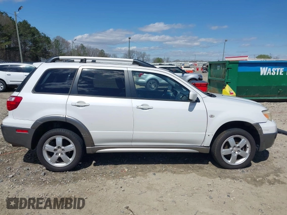 2005 Mitsubishi Outlander XLS with VIN JA4LX41F55U004879, listed as a IAAI auction lot 41835968 with 212,199 mi miles. Bid and sale history available at carsss.com. Image 13.