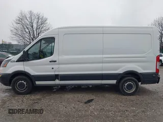2018 Ford Transit z VIN 1FTYR2CM1JKA72172, wystawiony jako IAAI lot #41864907 z przebiegiem Nie podano mil oraz . Historia ofert i sprzedaży dostępna na DreamBid. Obrazek 13.