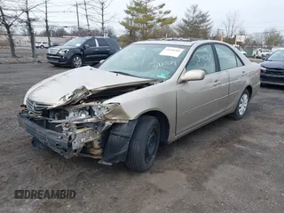 2006 Toyota Camry STD z VIN 4T1BE30KX6U645197, wystawiony jako IAAI lot #41830285 z przebiegiem 215 098 mil mil oraz . Historia ofert i sprzedaży dostępna na DreamBid. Obrazek 2.