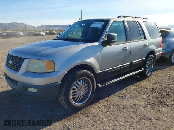 2006 Ford Expedition Special Service with VIN 1FMPU15596LA24054, listed as a IAAI auction lot 41392864 with 187,927 mi miles. Bid and sale history available at carsss.com. Image 2.