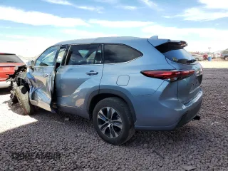 2022 Toyota Highlander XLE z VIN 5TDHZRAH1NS121058, wystawiony jako Copart lot #46552685 z przebiegiem 40 181 mil mil oraz Szkoda całkowita • Salvage title. Historia ofert i sprzedaży dostępna na DreamBid. Obrazek 2.