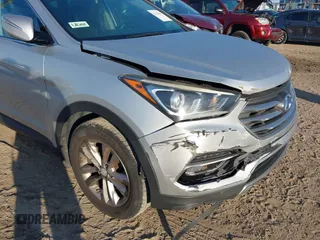 2018 Hyundai Santa Fe 2.0T z VIN 5XYZU4LA1JG516466, wystawiony jako IAAI lot #42265607 z przebiegiem 110 655 mil mil oraz . Historia ofert i sprzedaży dostępna na DreamBid. Obrazek 6.