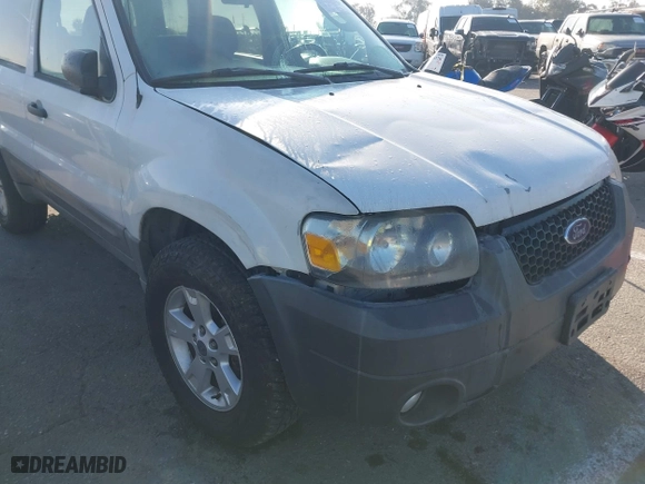 2007 Ford Escape XLT with VIN 1FMCU03187KA65050, listed as a IAAI auction lot 41642057 with 182,599 mi miles. Bid and sale history available at carsss.com. Image 12.