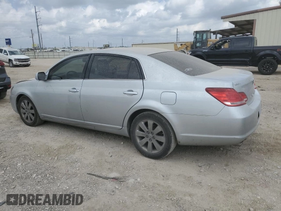 2005 Toyota Avalon XL z VIN 4T1BK36B55U019491, wystawiony jako Copart lot #50530335 z przebiegiem 111 698 mil mil oraz Szkoda całkowita • Salvage title. Historia ofert i sprzedaży dostępna na DreamBid. Obrazek 2.