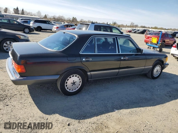 1989 Mercedes-Benz 560 with VIN WDBCA39D8KA437872, listed as a Copart auction lot 45689195 with 151,851 mi miles and Clean Title. Bid and sale history available at DreamBid. Image 3.