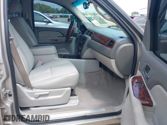 2007 Chevrolet Avalanche 3LT z VIN 3GNEC120X7G268177, wystawiony jako IAAI lot #42287255 z przebiegiem 278 531 mil mil oraz . Historia ofert i sprzedaży dostępna na DreamBid. Obrazek 5.