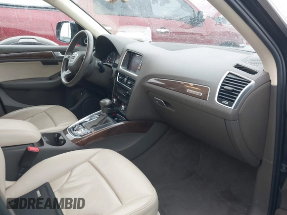 2017 Audi Q5 Premium Plus z VIN WA1L2AFP2HA026083, wystawiony jako IAAI lot #41863482 z przebiegiem 131 384 mil mil oraz . Historia ofert i sprzedaży dostępna na DreamBid. Obrazek 5.