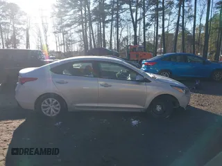 2021 Hyundai Accent SE z VIN 3KPC24A6XME134920, wystawiony jako IAAI lot #41394321 z przebiegiem 73 028 mil mil oraz . Historia ofert i sprzedaży dostępna na DreamBid. Obrazek 13.