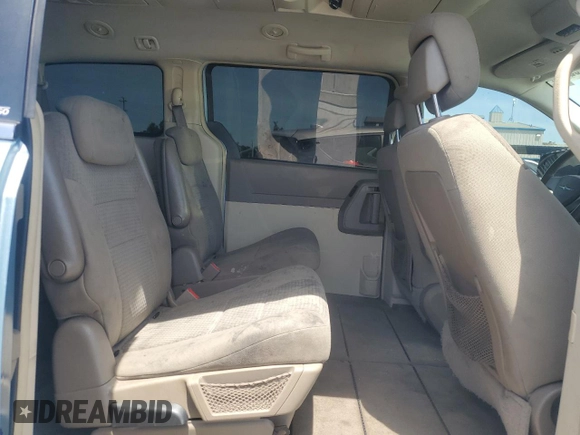 2010 Chrysler Town & Country Touring z VIN 2A4RR5D13AR460820, wystawiony jako Copart lot #57162885 z przebiegiem 197 426 mil mil oraz Szkoda całkowita • Salvage title. Historia ofert i sprzedaży dostępna na DreamBid. Obrazek 11.
