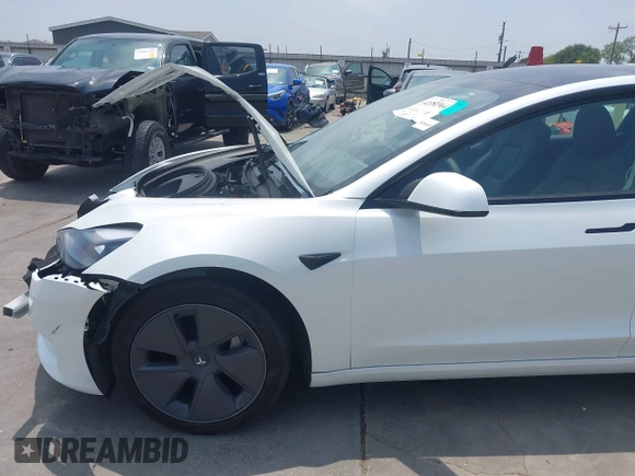 2023 Tesla Model 3 z VIN 5YJ3E1EA3PF604076, wystawiony jako IAAI lot #42181964 z przebiegiem 23 207 mil mil oraz . Historia ofert i sprzedaży dostępna na DreamBid. Obrazek 20.
