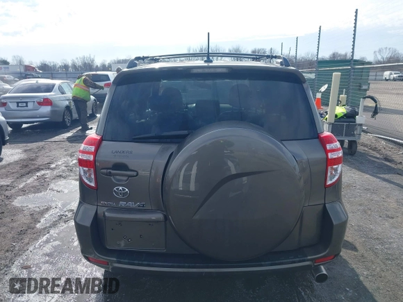 2009 Toyota RAV4 z VIN 2T3ZF31VX9W007161, wystawiony jako IAAI lot #41360511 z przebiegiem 79 216 mil mil oraz . Historia ofert i sprzedaży dostępna na DreamBid. Obrazek 16.