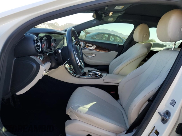 2019 Mercedes-Benz E 450 with VIN WDDZH6JBXKA577611, listed as a Copart auction lot 89203545 with 39,019 mi miles and Salvage Title. Bid and sale history available at DreamBid. Image 7.