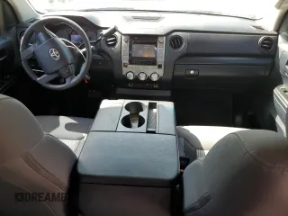 2016 Toyota Tundra SR z VIN 5TFRM5F14GX096547, wystawiony jako Copart lot #48736635 z przebiegiem 130 236 mil mil oraz Szkoda całkowita • Salvage title. Historia ofert i sprzedaży dostępna na DreamBid. Obrazek 8.