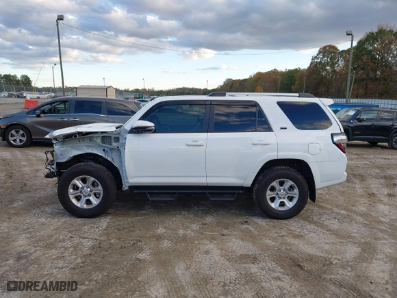 2022 Toyota 4Runner SR5 Premium with VIN JTENU5JR9N6042526, listed as a IAAI auction lot 40919872 with 37,404 mi miles. Bid and sale history available at carsss.com. Image 15.