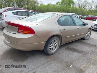 2004 Dodge Intrepid SE with VIN 2B3HD46R74H627091, listed as a IAAI auction lot 41970132 with 96,483 mi miles. Bid and sale history available at carsss.com. Image 4.