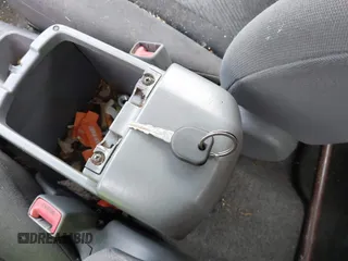 2003 Toyota RAV4 z VIN JTEHH20V930198628, wystawiony jako IAAI lot #42522892 z przebiegiem 207 130 mil mil oraz . Historia ofert i sprzedaży dostępna na DreamBid. Obrazek 11.