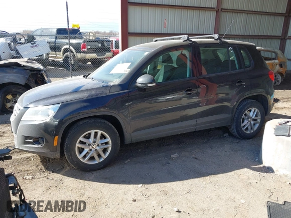 2011 Volkswagen Tiguan S z VIN WVGAV7AX9BW503628, wystawiony jako IAAI lot #41865959 z przebiegiem 121 863 mil mil oraz . Historia ofert i sprzedaży dostępna na DreamBid. Obrazek 17.