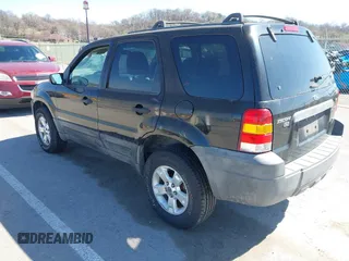 2005 Ford Escape XLT с VIN 1FMYU93135KB23105, выставлен на аукционе IAAI как лот 41849131 с пробегом 164 645 миль миль и . История ставок и продаж доступна на DreamBid. Изображение 3.