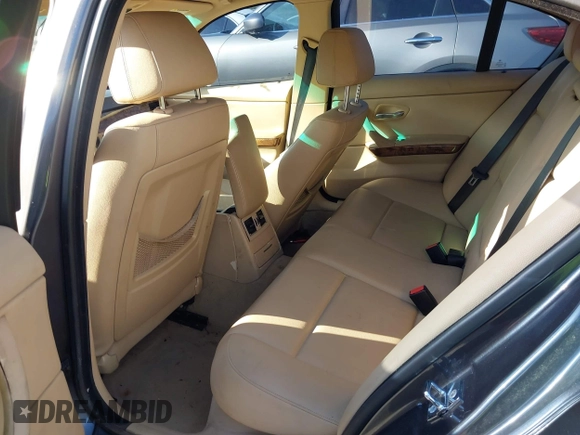 2007 BMW 3 Series 328xi z VIN WBAVC93517K033593, wystawiony jako IAAI lot #42137856 z przebiegiem Nie podano mil oraz . Historia ofert i sprzedaży dostępna na DreamBid. Obrazek 8.