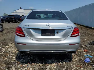 2019 Mercedes-Benz E-Class E 300 with VIN WDDZF4KB8KA532577, listed as a Copart auction lot 63581924 with 111,984 mi miles and Salvage Title. Bid and sale history available at carsss.com. Image 6.