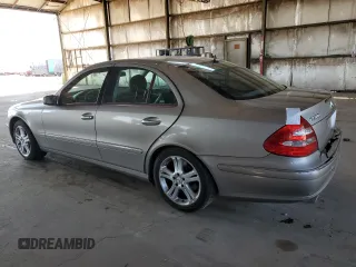 2004 Mercedes-Benz E 500 z VIN WDBUF70J34A492118, wystawiony jako Copart lot #56746975 z przebiegiem 109 871 mil mil oraz Szkoda całkowita • Salvage title. Historia ofert i sprzedaży dostępna na DreamBid. Obrazek 2.
